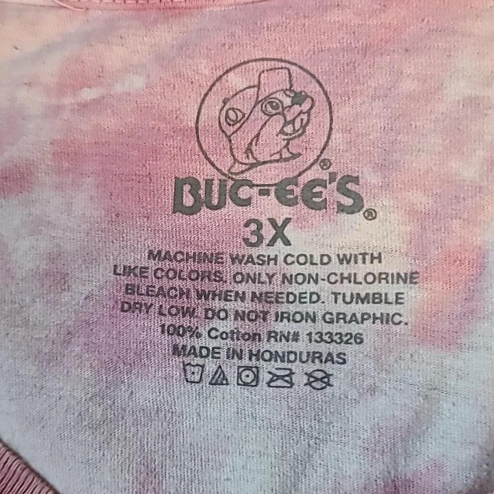 Buc-ees plus size women's t-shirt - Picture 3 of 3